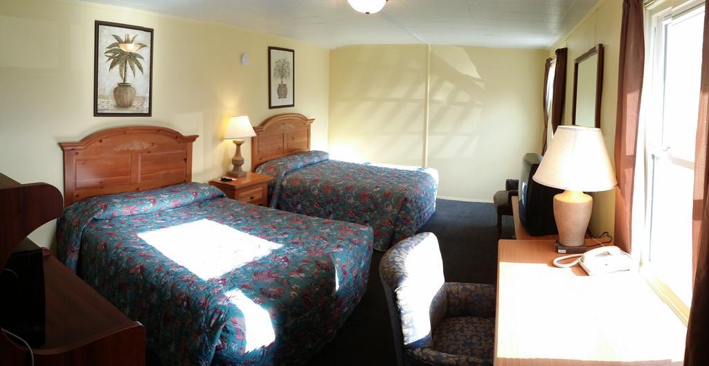 Rodeway Inn La Crosse Room photo