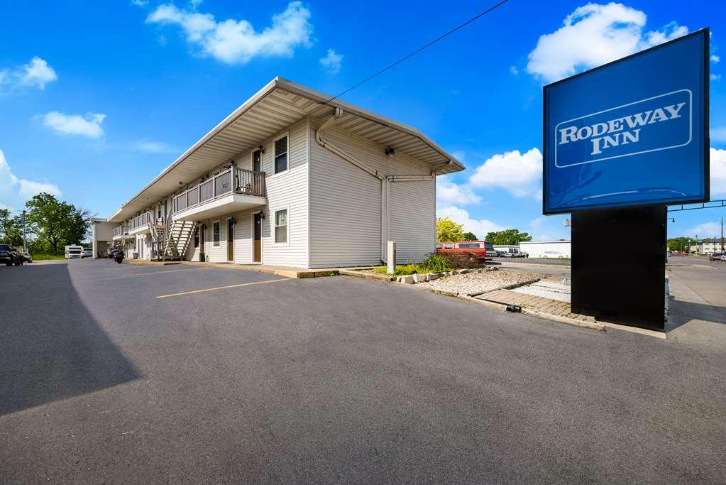 Rodeway Inn La Crosse Exterior photo