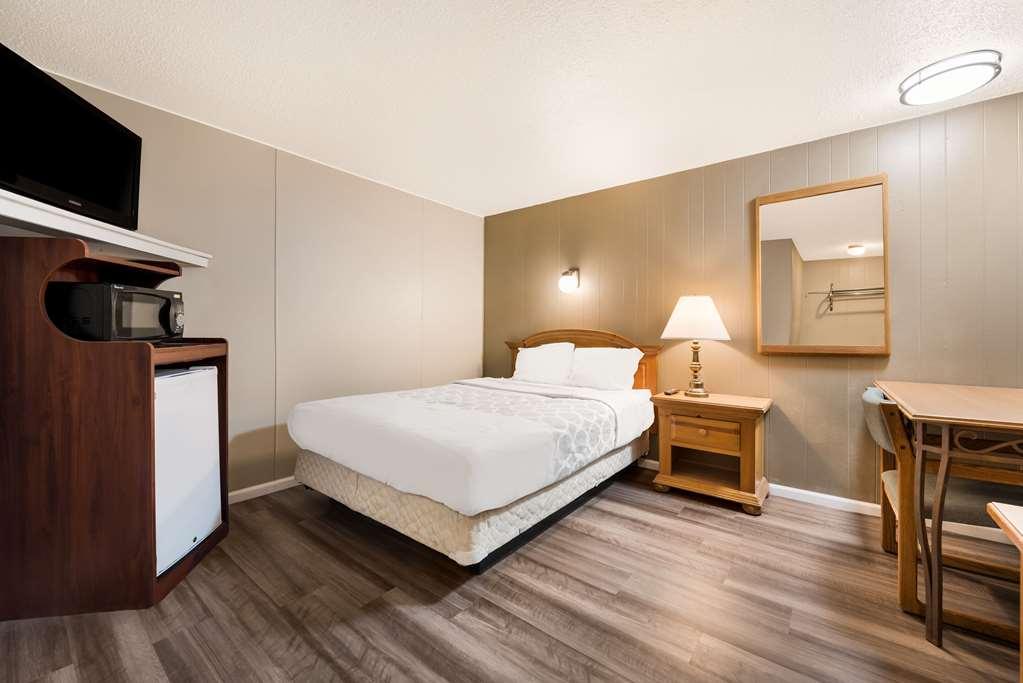 Rodeway Inn La Crosse Room photo